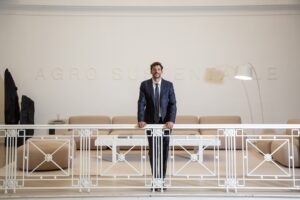 ¿Cuál es la opinión de Basanta sobre la Economía del Conocimiento?